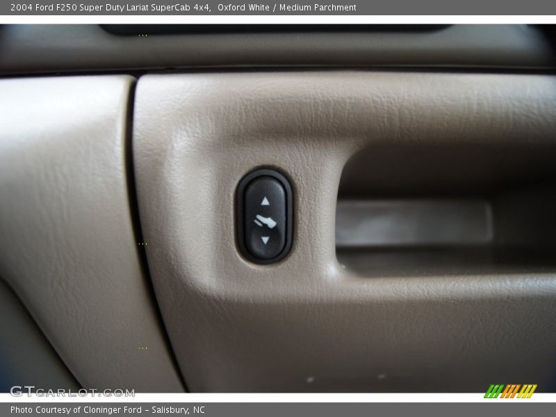 Oxford White / Medium Parchment 2004 Ford F250 Super Duty Lariat SuperCab 4x4