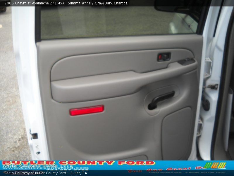 Summit White / Gray/Dark Charcoal 2006 Chevrolet Avalanche Z71 4x4