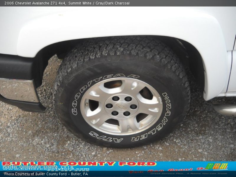 Summit White / Gray/Dark Charcoal 2006 Chevrolet Avalanche Z71 4x4