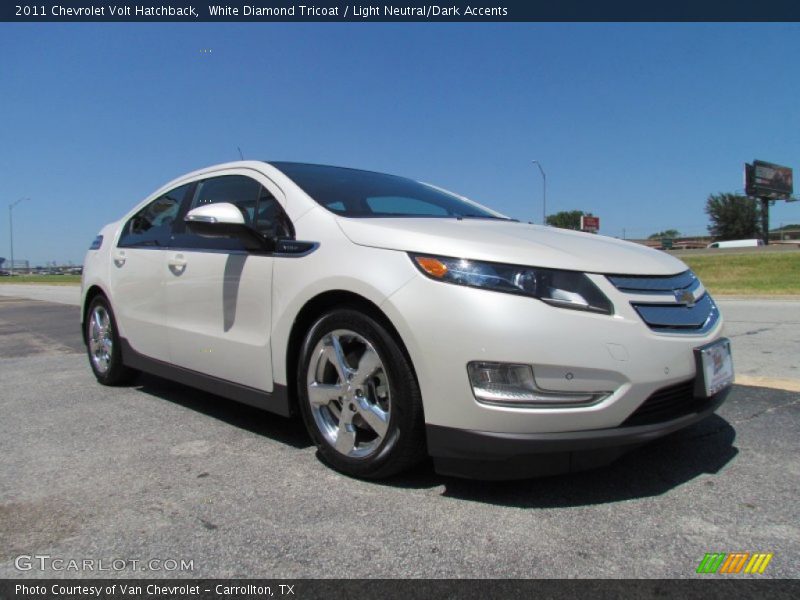 Front 3/4 View of 2011 Volt Hatchback