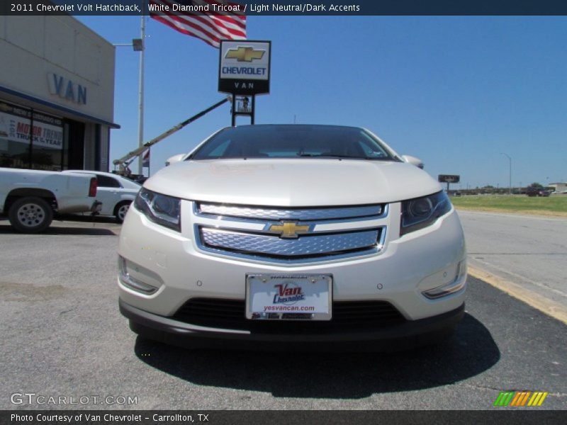White Diamond Tricoat / Light Neutral/Dark Accents 2011 Chevrolet Volt Hatchback