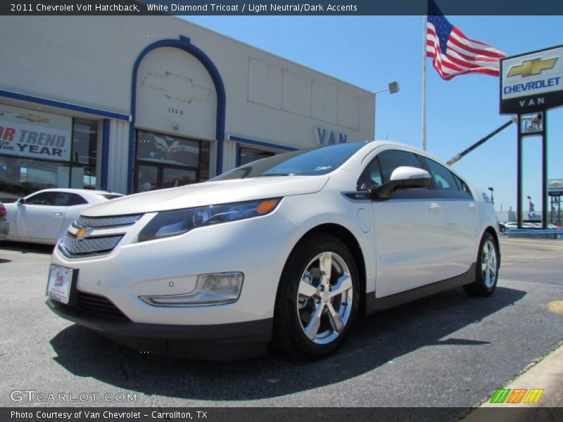White Diamond Tricoat / Light Neutral/Dark Accents 2011 Chevrolet Volt Hatchback