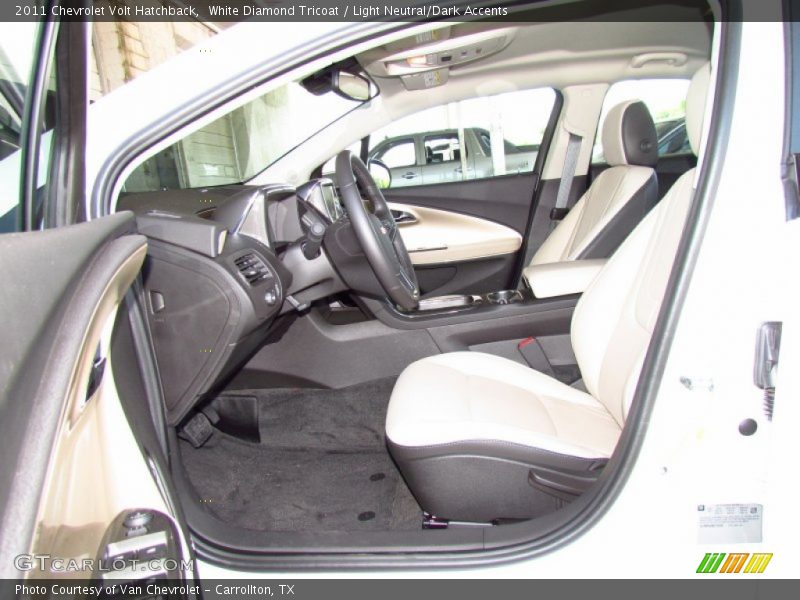  2011 Volt Hatchback Light Neutral/Dark Accents Interior