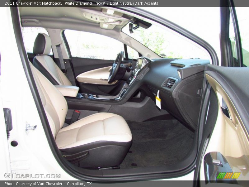  2011 Volt Hatchback Light Neutral/Dark Accents Interior