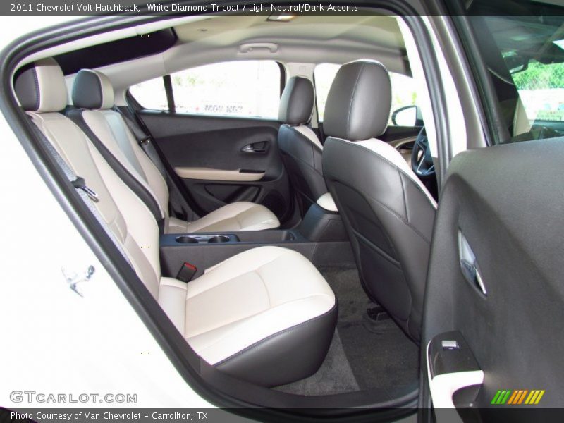  2011 Volt Hatchback Light Neutral/Dark Accents Interior