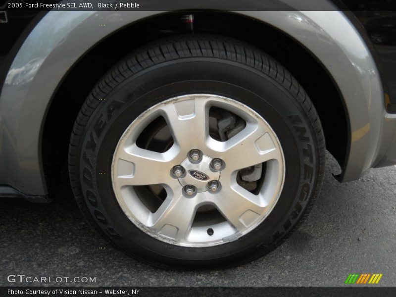  2005 Freestyle SEL AWD Wheel
