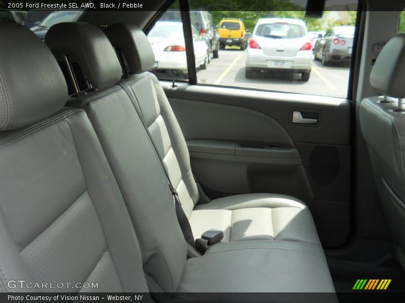 Black / Pebble 2005 Ford Freestyle SEL AWD