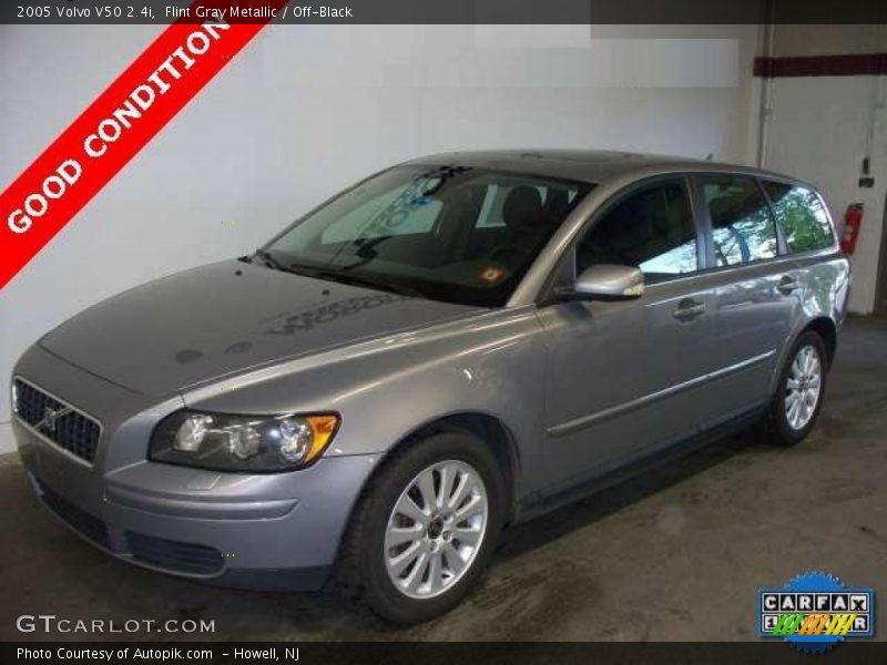 Flint Gray Metallic / Off-Black 2005 Volvo V50 2.4i