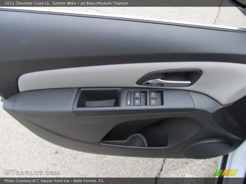 Summit White / Jet Black/Medium Titanium 2011 Chevrolet Cruze LS