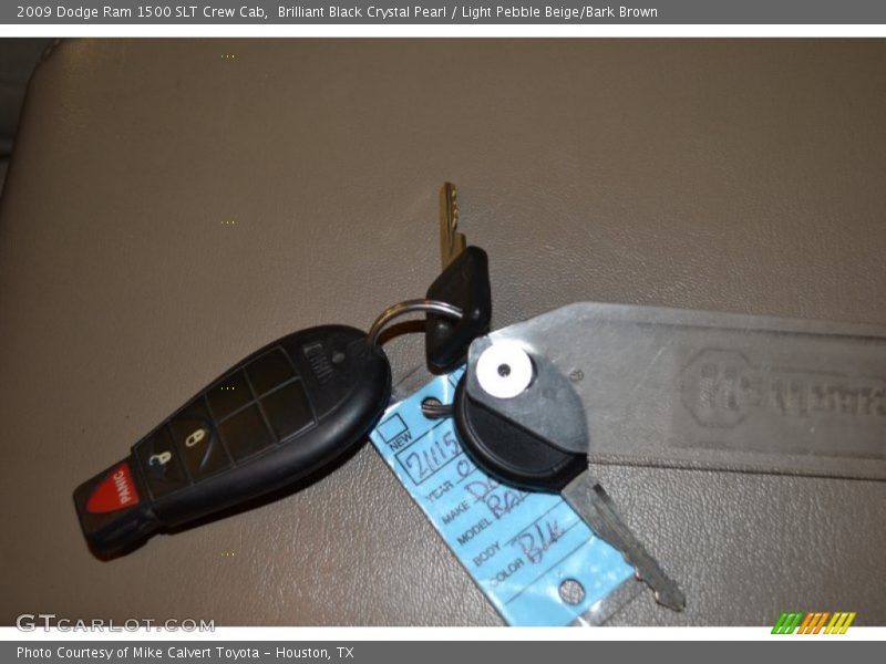 Brilliant Black Crystal Pearl / Light Pebble Beige/Bark Brown 2009 Dodge Ram 1500 SLT Crew Cab