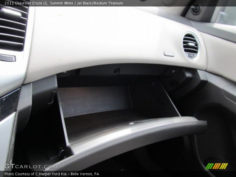 Summit White / Jet Black/Medium Titanium 2011 Chevrolet Cruze LS