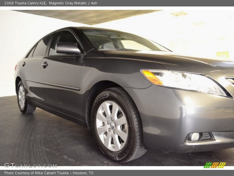 Magnetic Gray Metallic / Ash 2009 Toyota Camry XLE