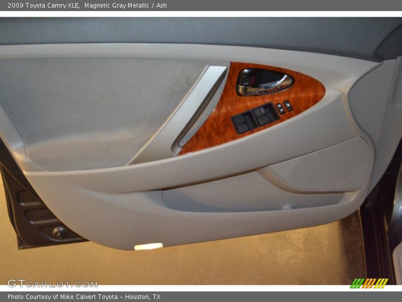 Magnetic Gray Metallic / Ash 2009 Toyota Camry XLE