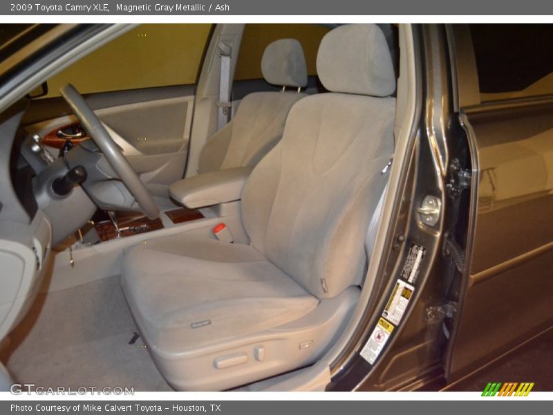Magnetic Gray Metallic / Ash 2009 Toyota Camry XLE