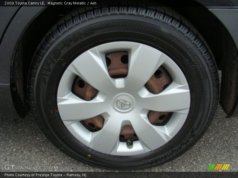 Magnetic Gray Metallic / Ash 2009 Toyota Camry LE