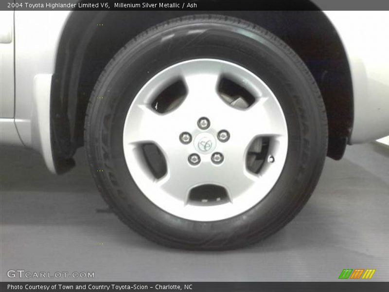 Millenium Silver Metallic / Ash 2004 Toyota Highlander Limited V6