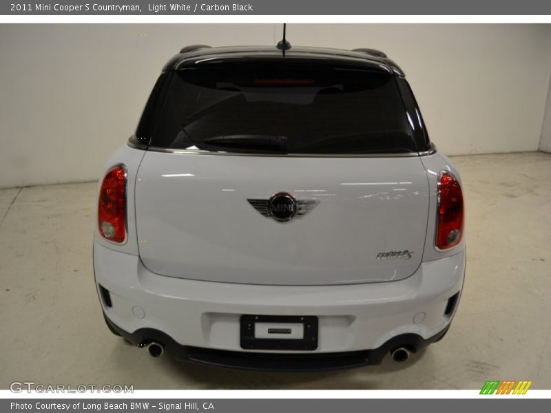 Light White / Carbon Black 2011 Mini Cooper S Countryman