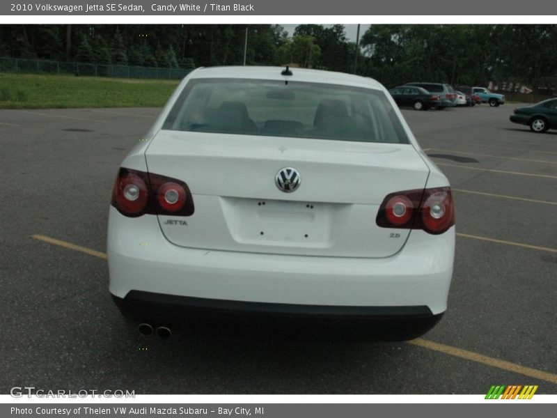 Candy White / Titan Black 2010 Volkswagen Jetta SE Sedan