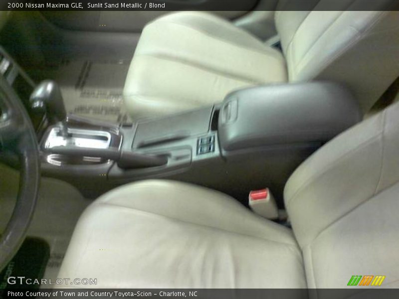 Sunlit Sand Metallic / Blond 2000 Nissan Maxima GLE