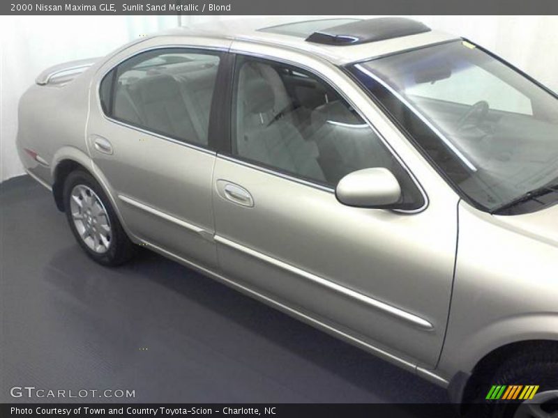 Sunlit Sand Metallic / Blond 2000 Nissan Maxima GLE