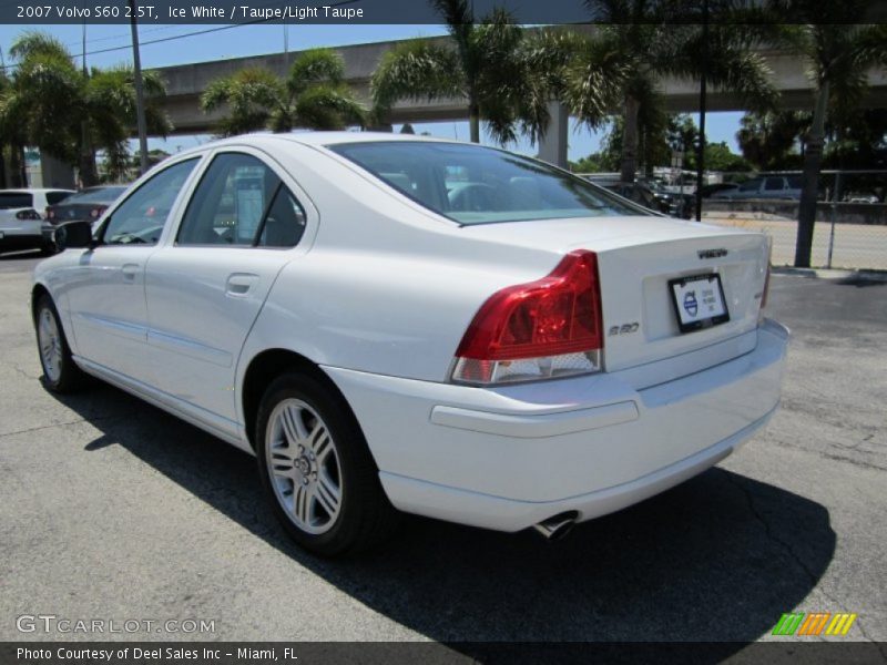 Ice White / Taupe/Light Taupe 2007 Volvo S60 2.5T
