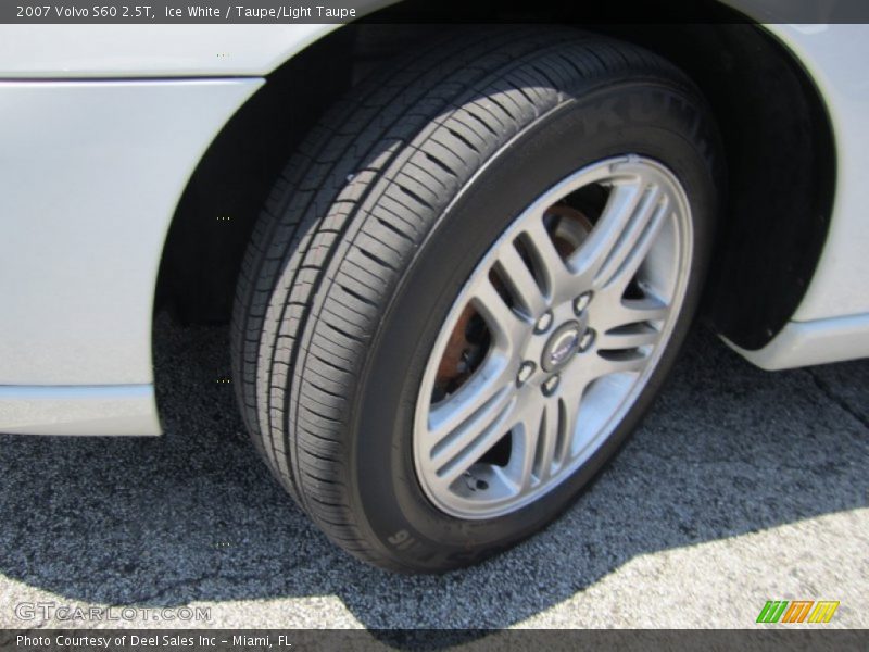 Ice White / Taupe/Light Taupe 2007 Volvo S60 2.5T