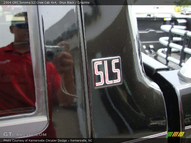 Onyx Black / Graphite 2004 GMC Sonoma SLS Crew Cab 4x4