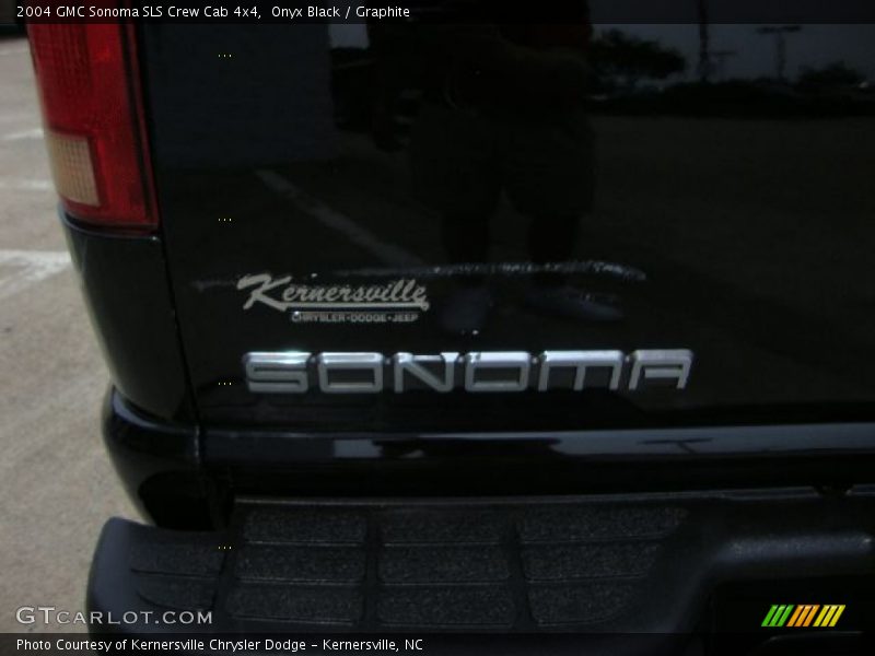 Onyx Black / Graphite 2004 GMC Sonoma SLS Crew Cab 4x4