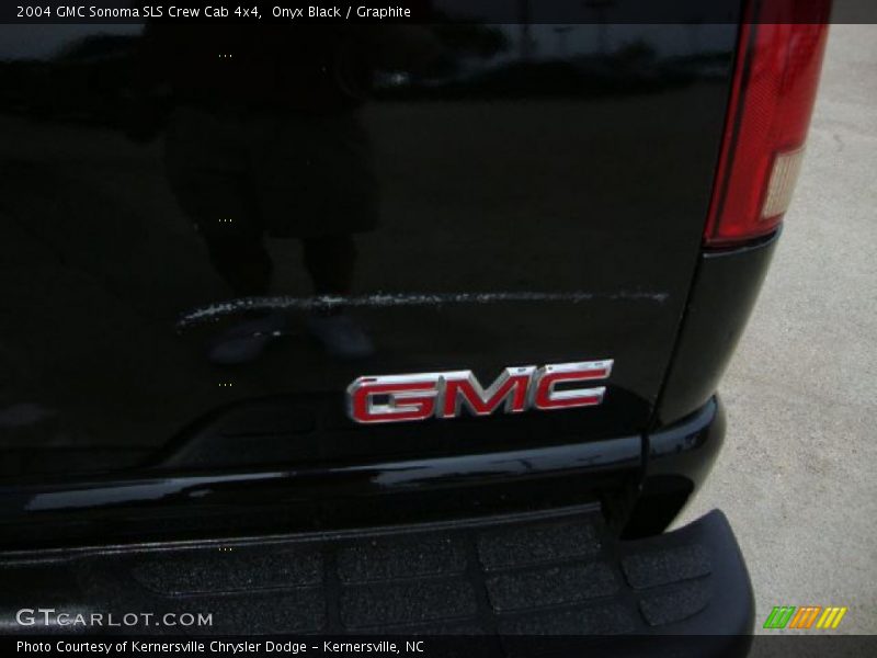 Onyx Black / Graphite 2004 GMC Sonoma SLS Crew Cab 4x4