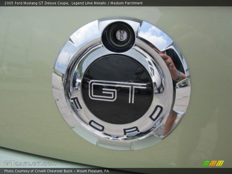  2005 Mustang GT Deluxe Coupe Logo