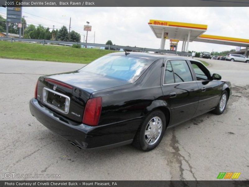Black Raven / Black 2005 Cadillac DeVille Sedan