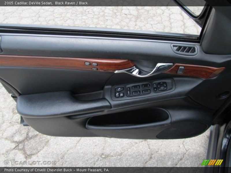 Black Raven / Black 2005 Cadillac DeVille Sedan