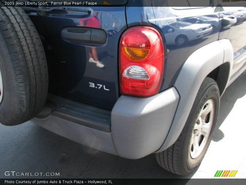 Patriot Blue Pearl / Taupe 2003 Jeep Liberty Sport