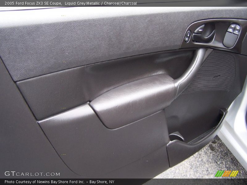 Liquid Grey Metallic / Charcoal/Charcoal 2005 Ford Focus ZX3 SE Coupe