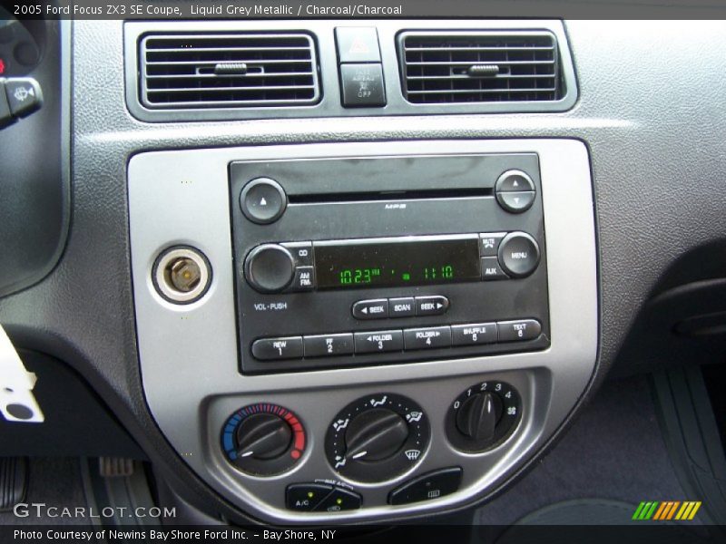 Liquid Grey Metallic / Charcoal/Charcoal 2005 Ford Focus ZX3 SE Coupe