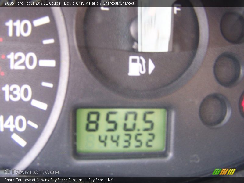 Liquid Grey Metallic / Charcoal/Charcoal 2005 Ford Focus ZX3 SE Coupe