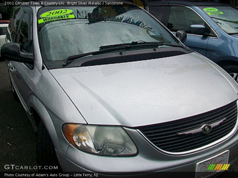 Bright Silver Metallic / Sandstone 2001 Chrysler Town & Country LXi