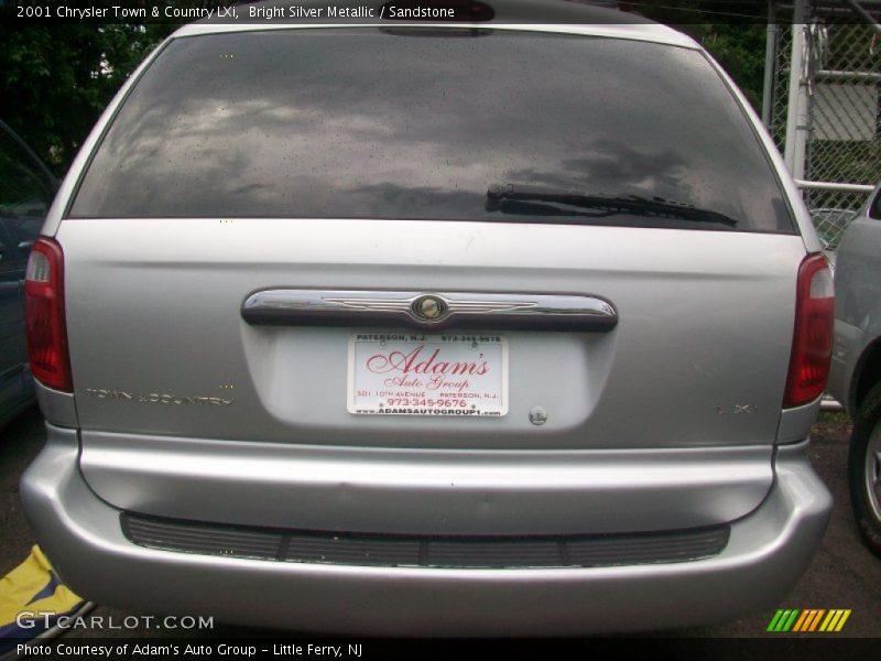 Bright Silver Metallic / Sandstone 2001 Chrysler Town & Country LXi