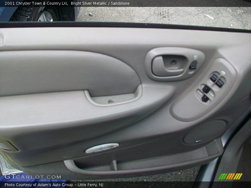 Bright Silver Metallic / Sandstone 2001 Chrysler Town & Country LXi