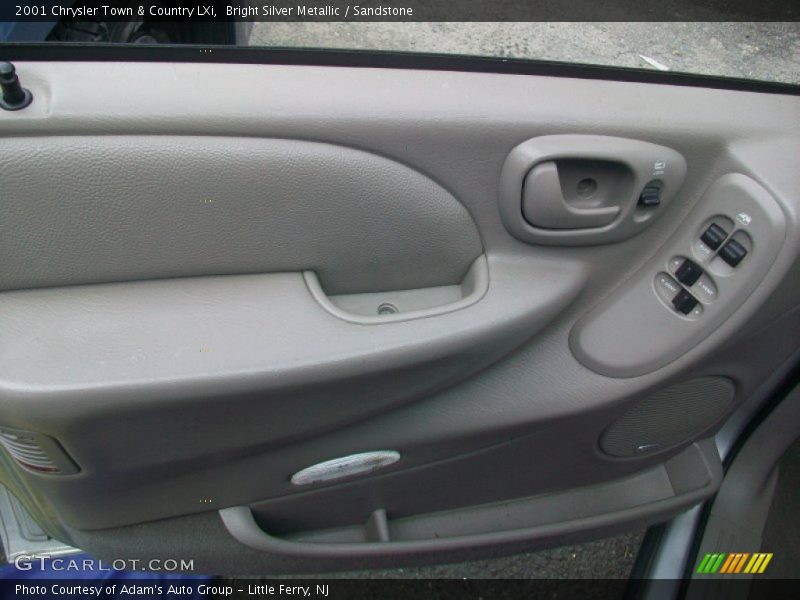 Bright Silver Metallic / Sandstone 2001 Chrysler Town & Country LXi