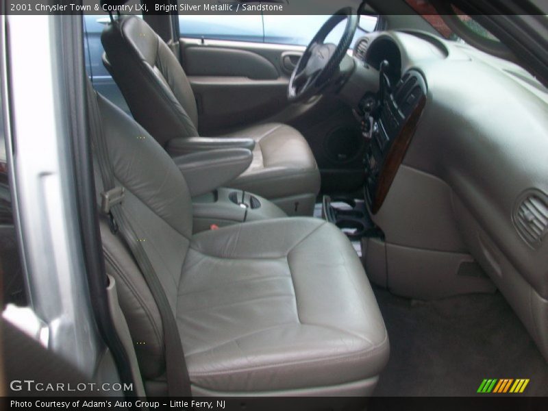 Bright Silver Metallic / Sandstone 2001 Chrysler Town & Country LXi