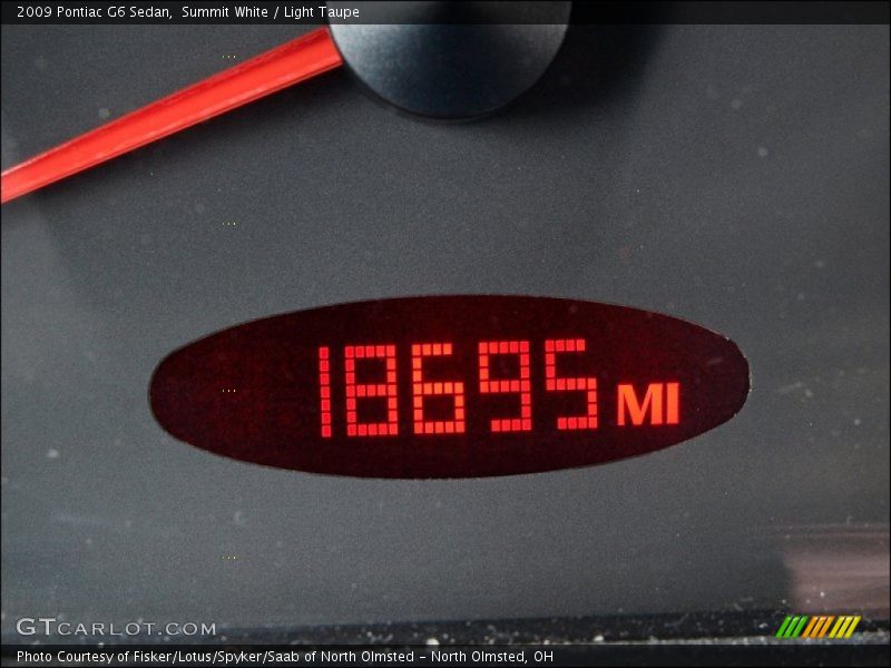Summit White / Light Taupe 2009 Pontiac G6 Sedan