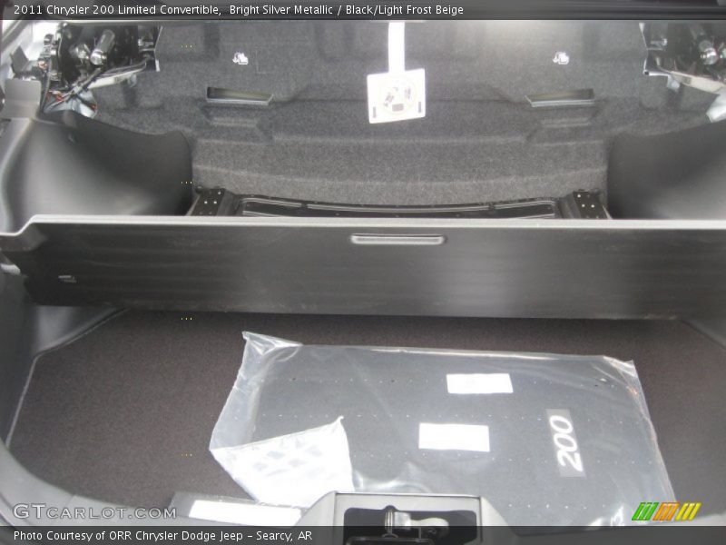  2011 200 Limited Convertible Trunk