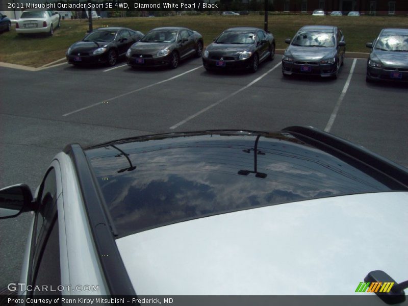 Diamond White Pearl / Black 2011 Mitsubishi Outlander Sport SE 4WD