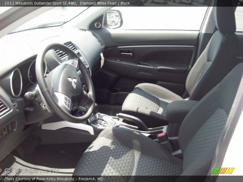 Diamond White Pearl / Black 2011 Mitsubishi Outlander Sport SE 4WD