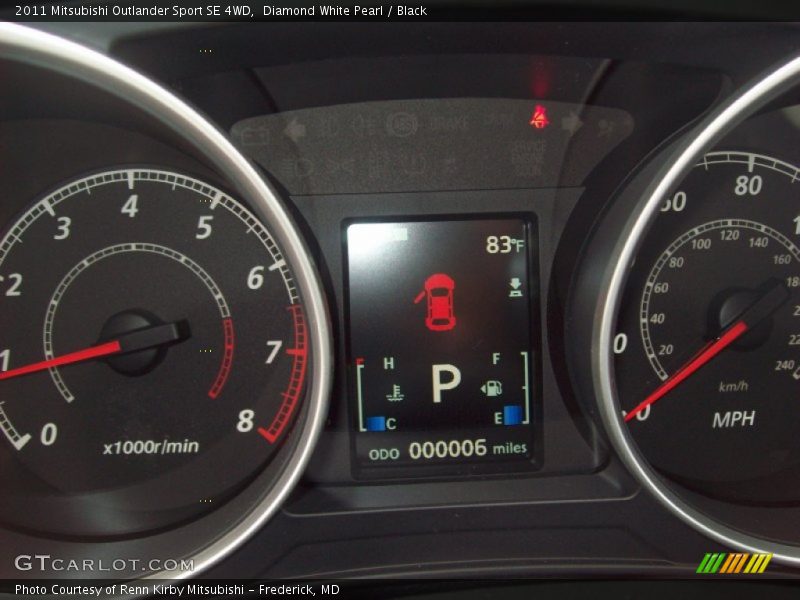 Diamond White Pearl / Black 2011 Mitsubishi Outlander Sport SE 4WD