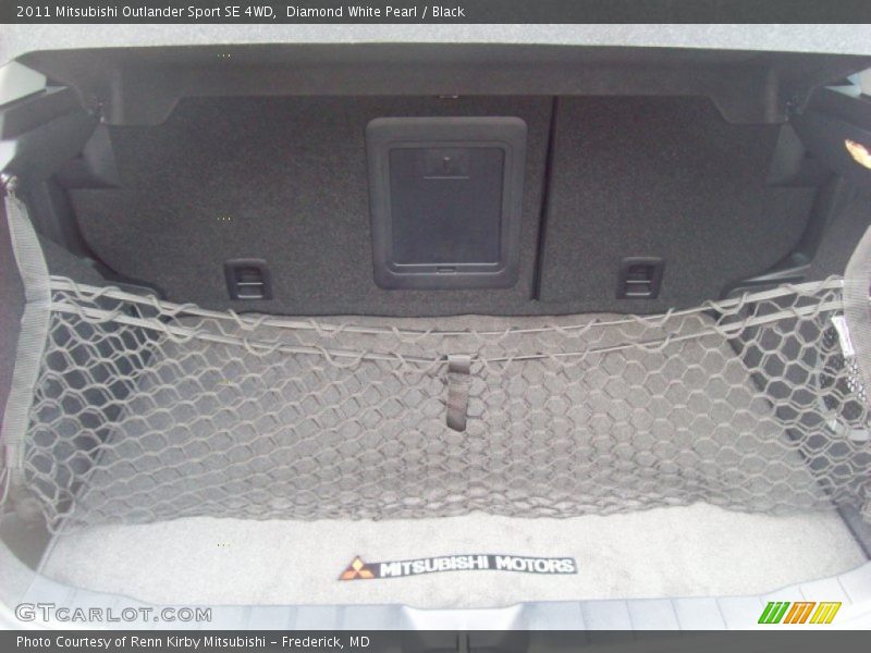 Diamond White Pearl / Black 2011 Mitsubishi Outlander Sport SE 4WD