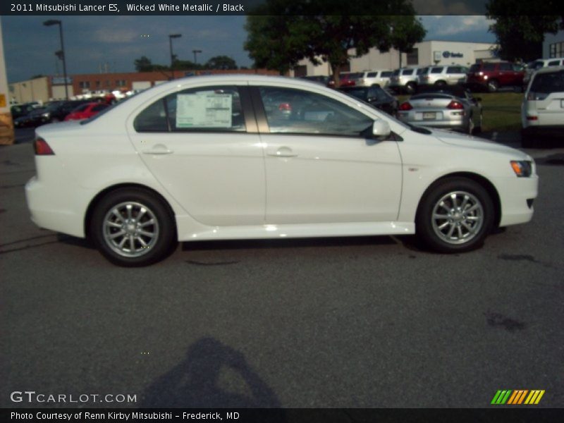 Wicked White Metallic / Black 2011 Mitsubishi Lancer ES
