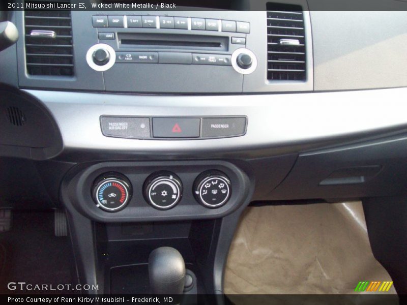 Wicked White Metallic / Black 2011 Mitsubishi Lancer ES