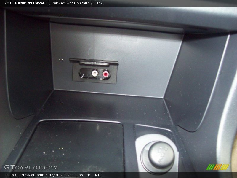 Wicked White Metallic / Black 2011 Mitsubishi Lancer ES